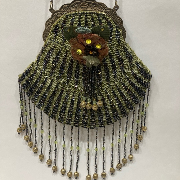 WAYNE KLESKI GREEN BEADED PURSE - Picture 2 of 13